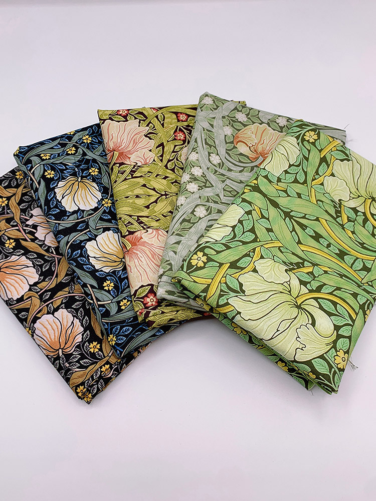 Baumwollstoff „William Morris  – Embroidery Room Bewertung und Preis