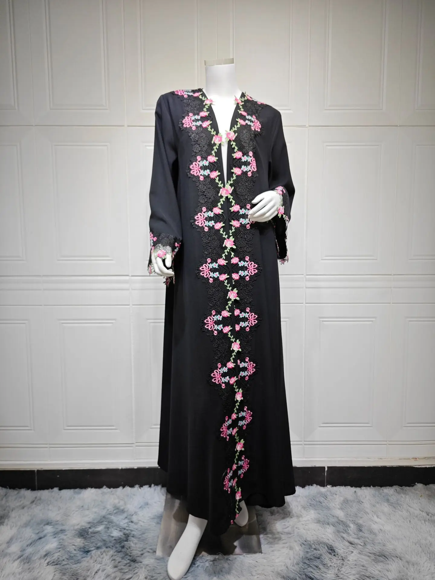 Schwarze Bestickte Kimono-Jala – Embroidery Kebaya Bewertung und Preis